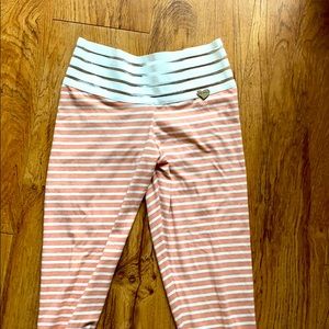 Cutebooty Loungewear Stripped Scrunch Leggings